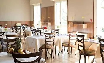 Miramar Hotel 3*