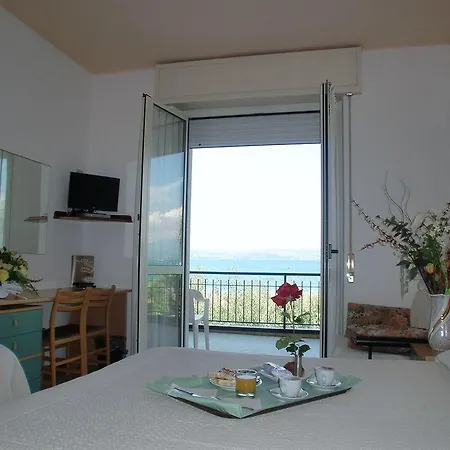 ホテル ミラマー シルミオーネ