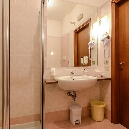 ミラマー ホテル シルミオーネ