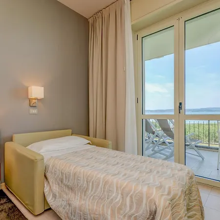 ホテル ミラマー 3*